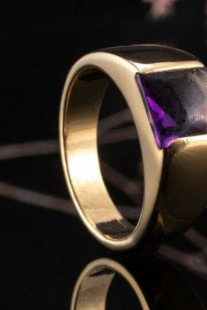 Bague Tank Cartier avec une améthyste massive, or jaune 18 carats