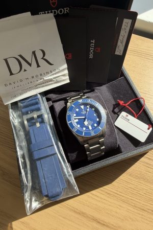 Montre TUDOR Pelagos 25600TB Bracelet en titane bleu 2022 42 mm.