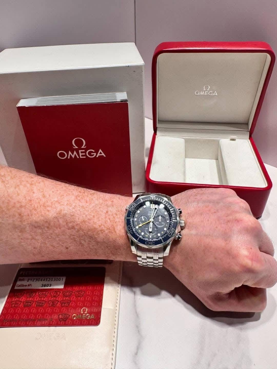 Omega Seamaster GMT Chronographe Coaxial Montre de plongée 300M 212.30.44.52.03.001