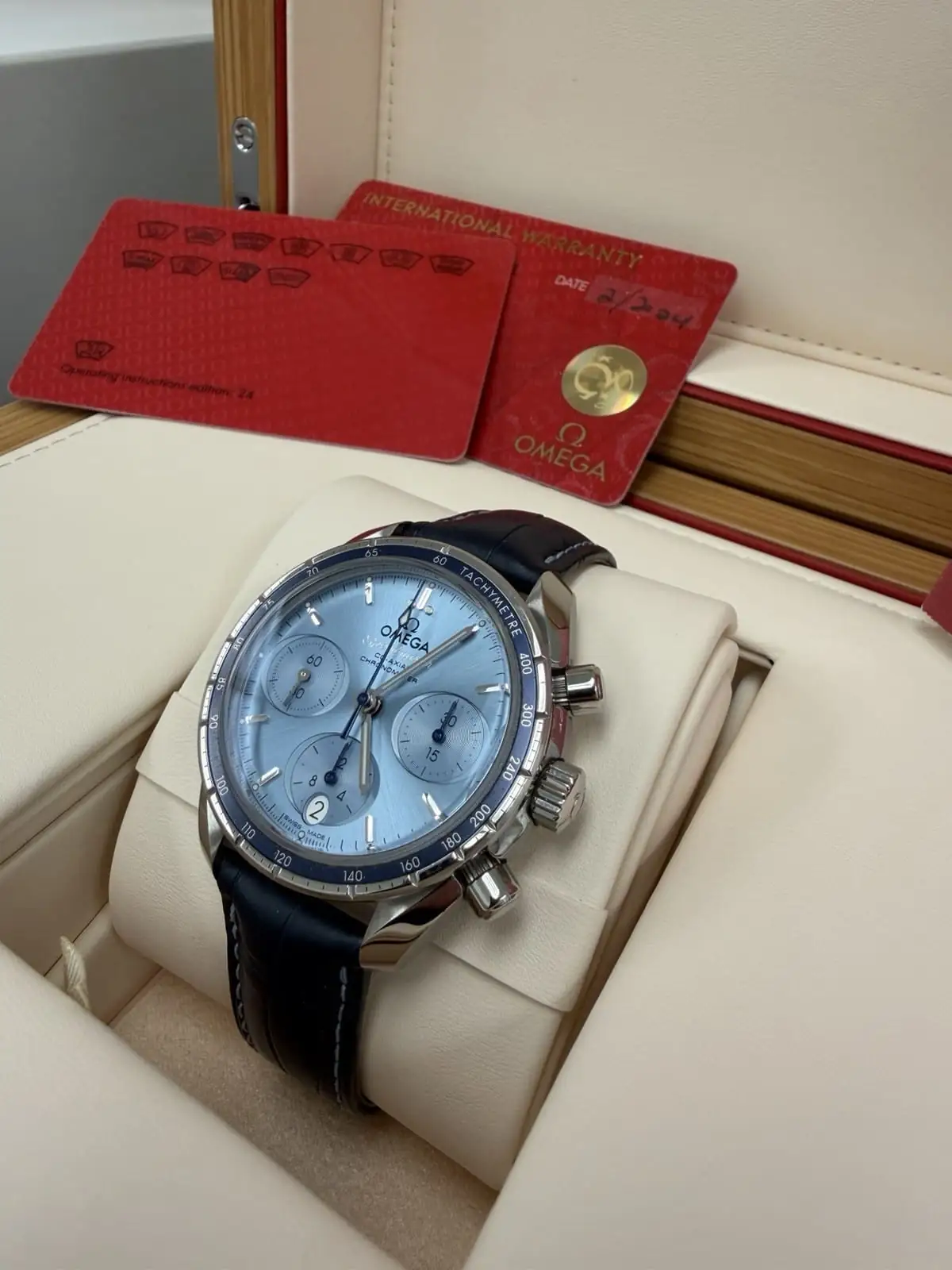 OMEGA Speedmaster Cadran Bleu Glace 324.30.38.50.03.001 Boîte et papiers complets - Image 7