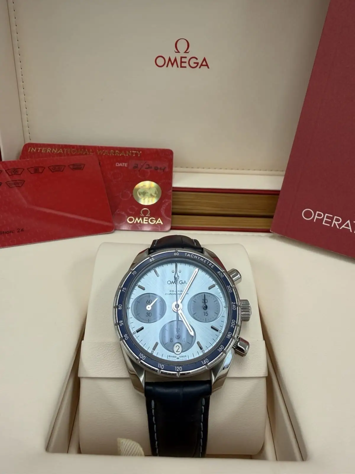 OMEGA Speedmaster Cadran Bleu Glace 324.30.38.50.03.001 Boîte et papiers complets - Image 2